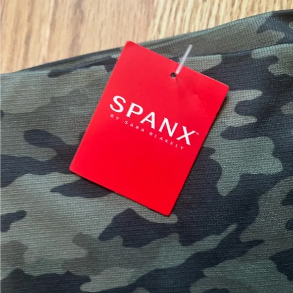 SPANX Green Camo Leggings size XL New - Picture 3 of 4